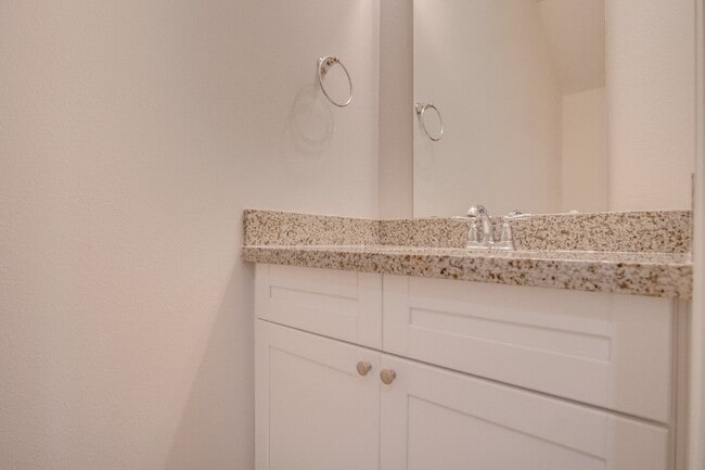 Building Photo - Pet-Friendly 3BR Townhome in Meadow Brook ...