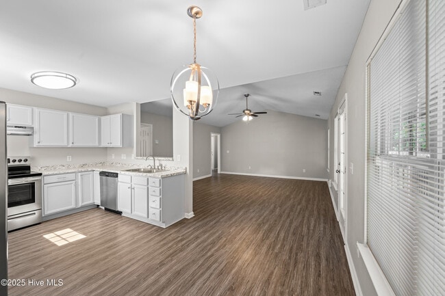 Building Photo - 200 Druid Ct