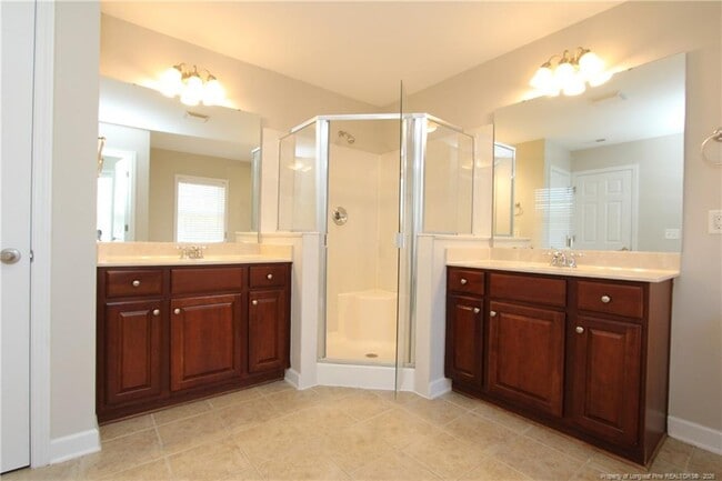 Building Photo - 5233 Stone Station Dr