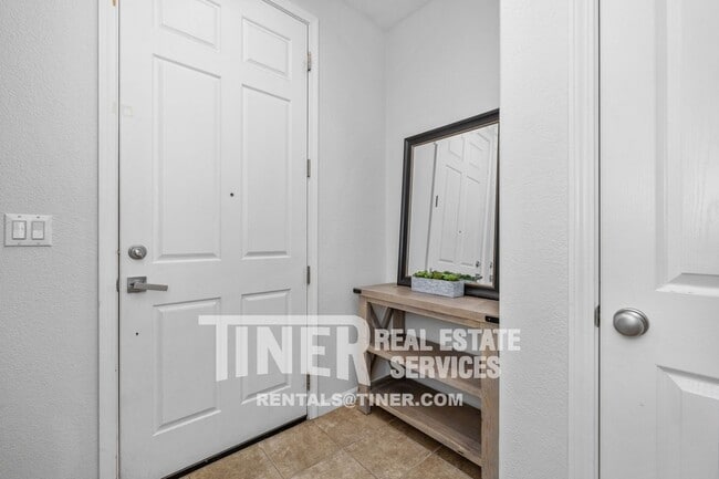 Building Photo - 506 Monet Ln