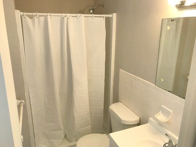 Building Photo - 2 Bed/2 Bath - Unit 9