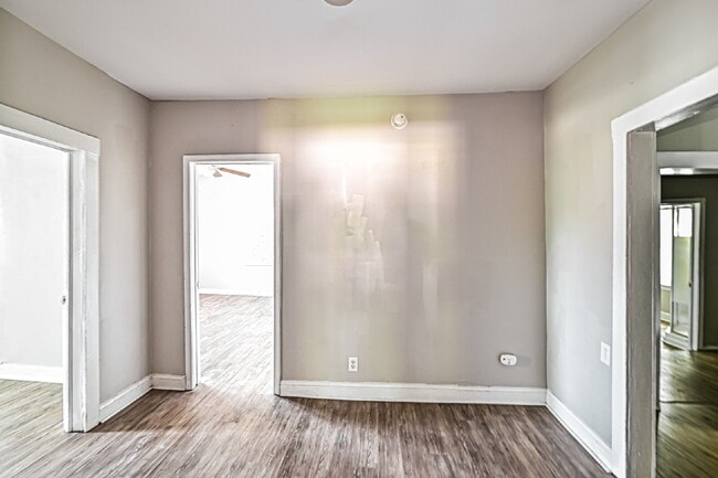 Building Photo - 5224 Ridgeway St