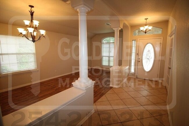 Building Photo - 2908 Tucson Dr