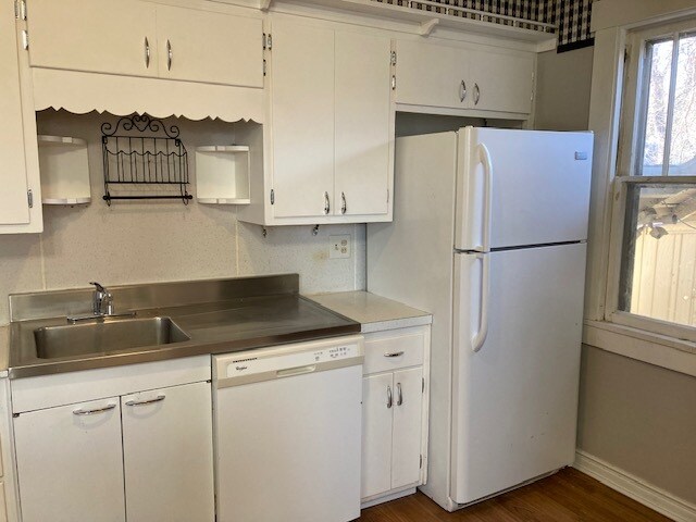 Building Photo - 1408 W Koenig St