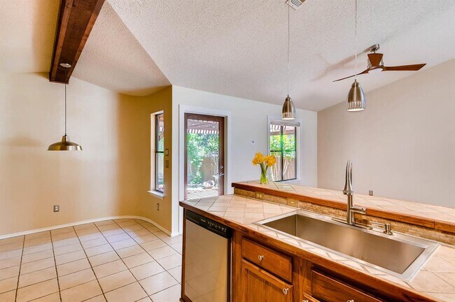 Building Photo - 4504 Velasco Pl