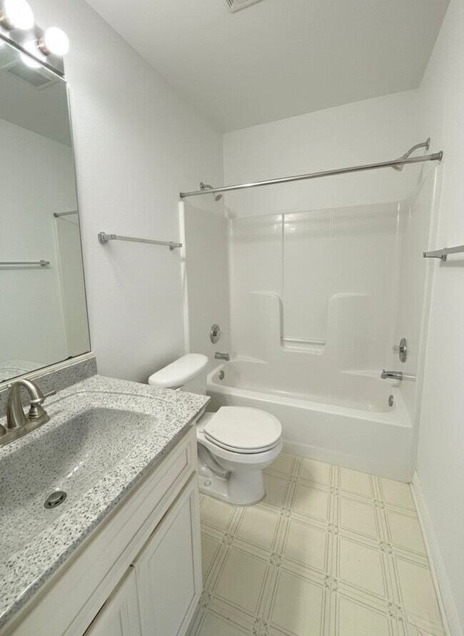 Building Photo - Charming 3BR Home in a Prime Tallahassee Location!!