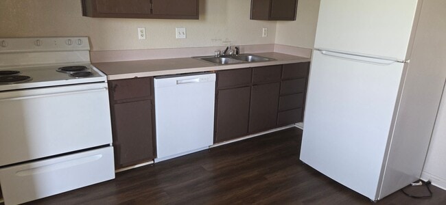 Building Photo - 5303 Daybreak Dr
