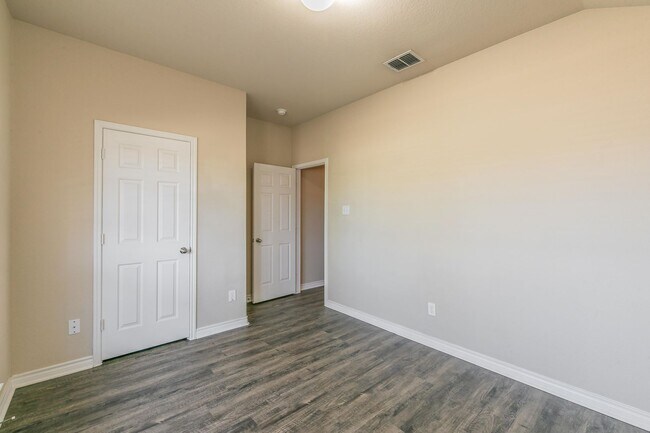 Building Photo - Single story 4 bedroom in Marine Creek Ranch