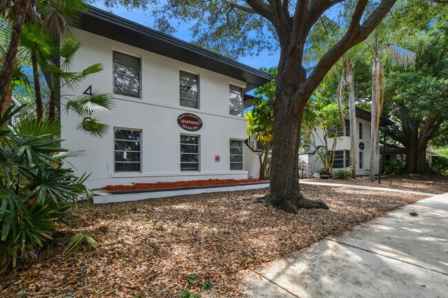 Building Photo - Palms @ Crescent Lake Apartments