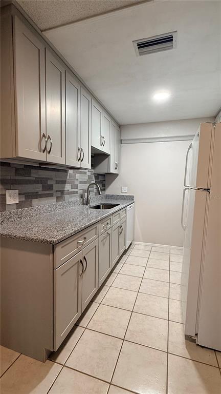 Building Photo - 7846 Royal Hart Dr