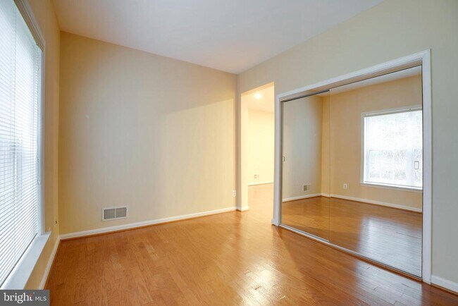 Building Photo - 4609 Fair Valley Dr