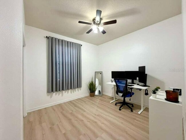 Building Photo - 32914 Hillman Ct