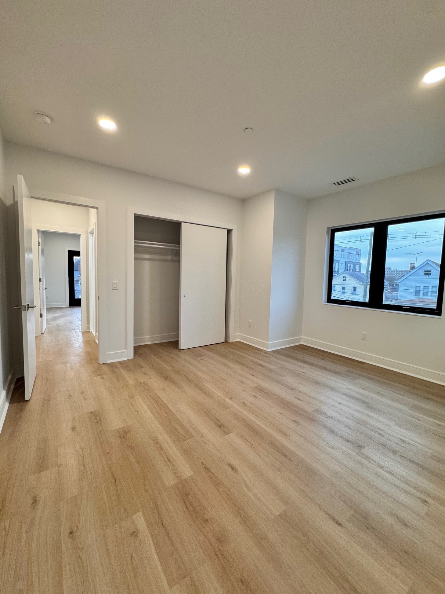 Building Photo - 85 W High St