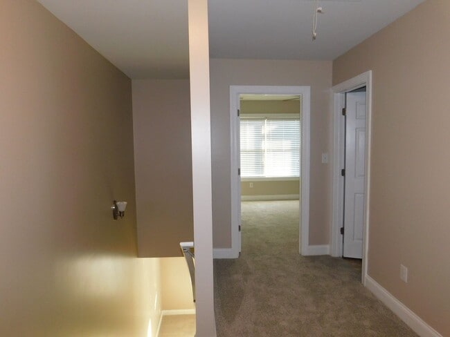 Building Photo - Location, Location, Location!!