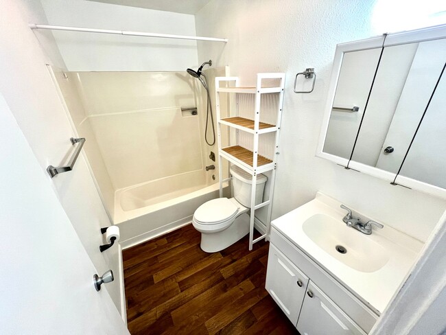 Building Photo - 1429 Aspen St