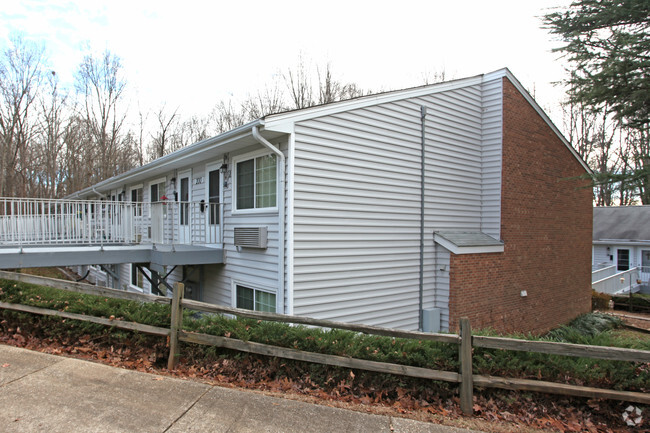 Building Photo - Country Village Apartments