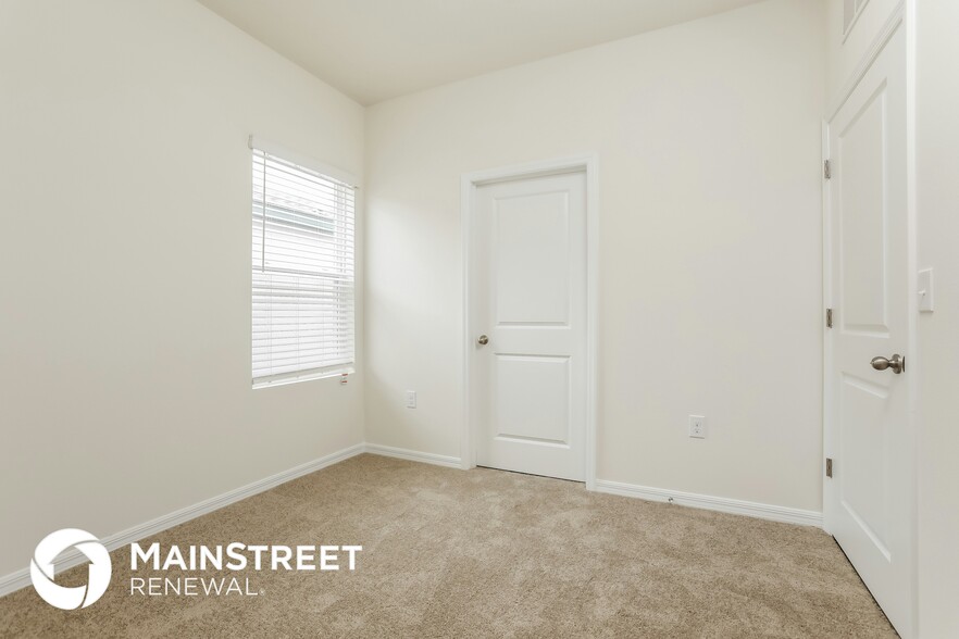 Building Photo - 3077 Neverland Dr