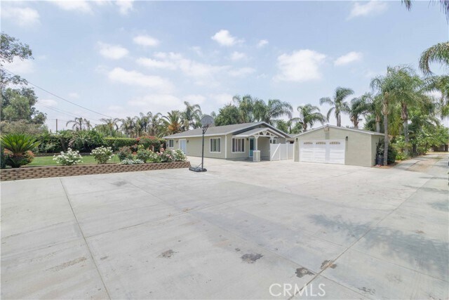 Building Photo - 10249 Jurupa Rd