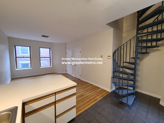 Building Photo - 30 Clark St