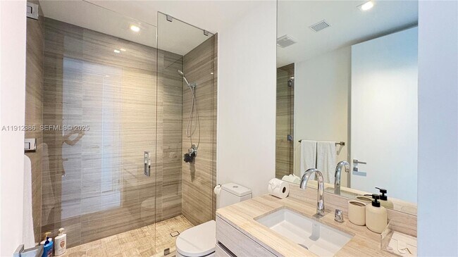 Building Photo - 18975 Collins Ave