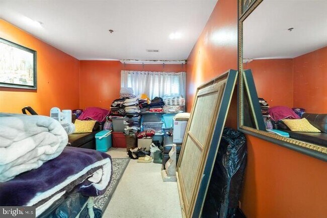 Building Photo - 5213 Le Parc Dr