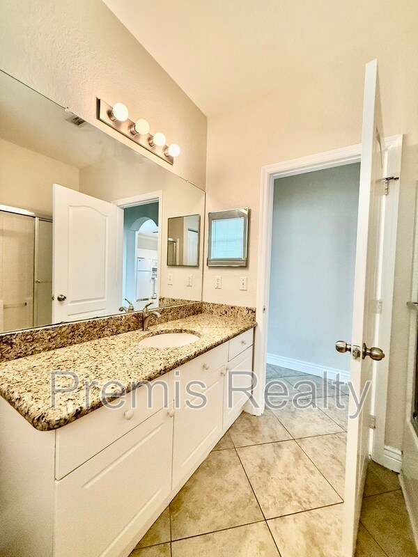 Building Photo - 2731 Via Capri