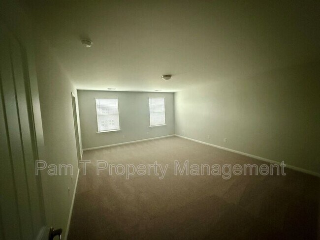 Building Photo - 103 Peabody St