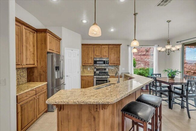 Building Photo - Single Level 3 Bedroom Home with Red Rock ...