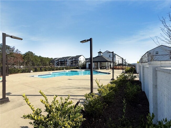 Building Photo - 732 Mulberry Walk