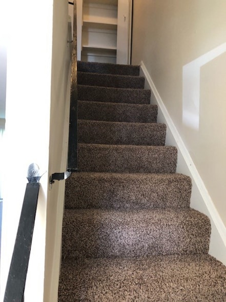 Building Photo - 6226 Laurelton Ave