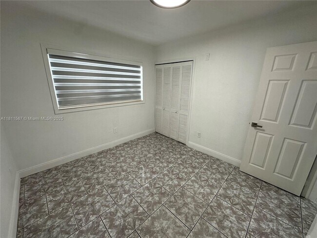 Building Photo - 15640 SW 102nd Pl