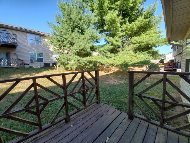 Building Photo - 4 Bedroom Available in July