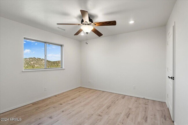 Building Photo - 1280 Majestic Vw Dr