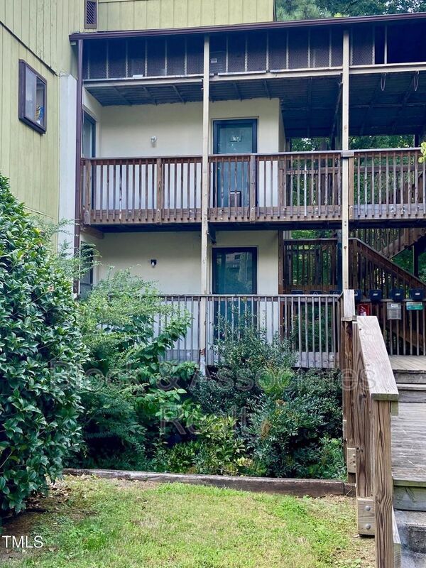 Building Photo - 617 Pine Ridge Pl