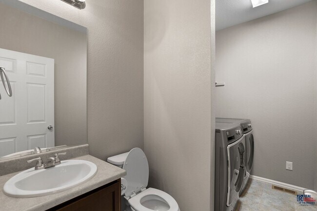 Building Photo - Spacious 3-Bedroom Home in South Fort Coll...