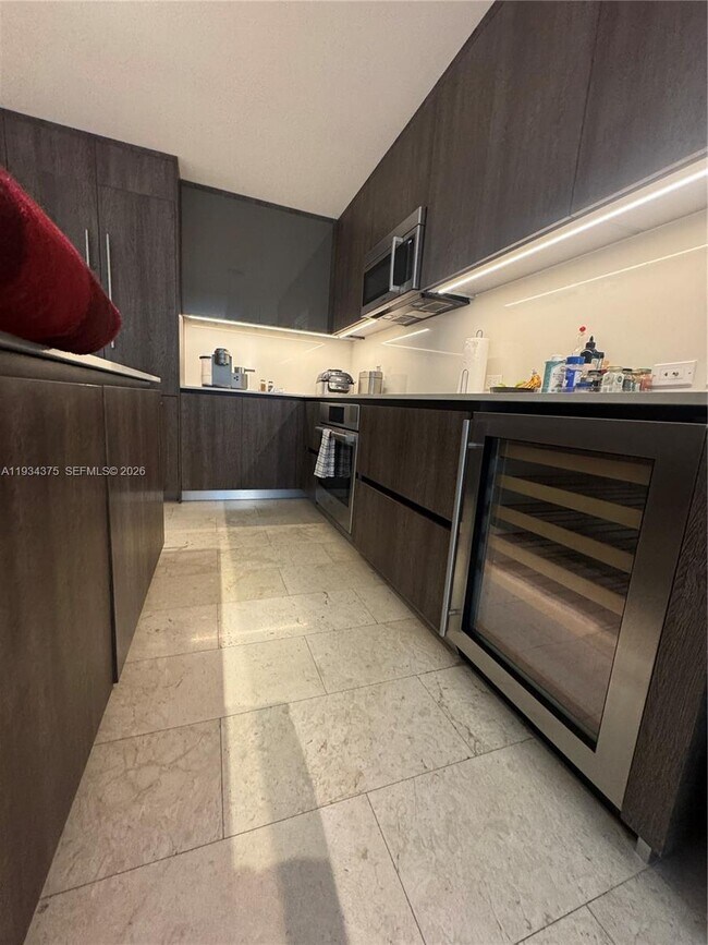 Building Photo - 88 SW 7th St