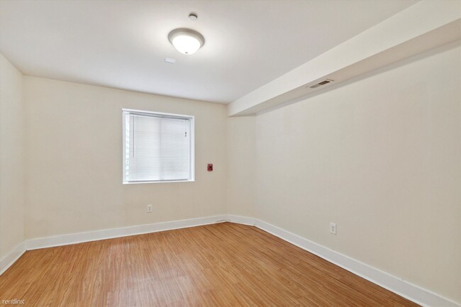 Building Photo - 5 br, 5 bath Triplex - 1620 JEFFERSON ST U...