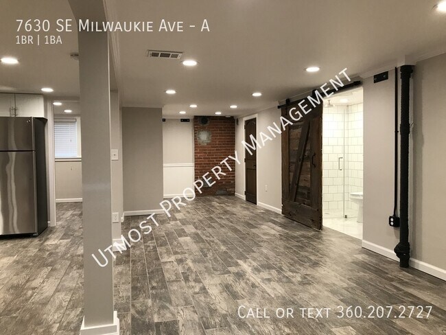 Building Photo - 7630 SE Milwaukie Ave