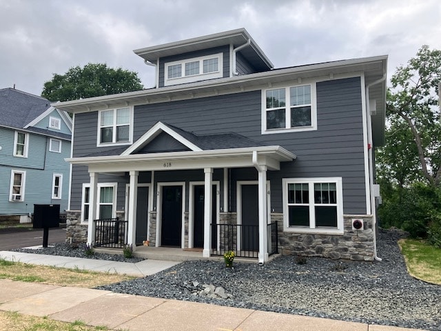 Building Photo - 618 E Grand Ave