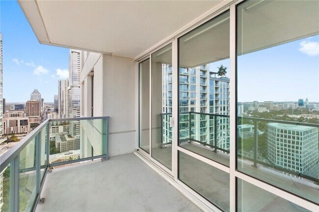 Building Photo - 300 Bowie St