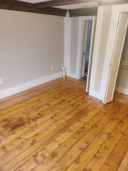 Building Photo - 37 Whitehall Rd