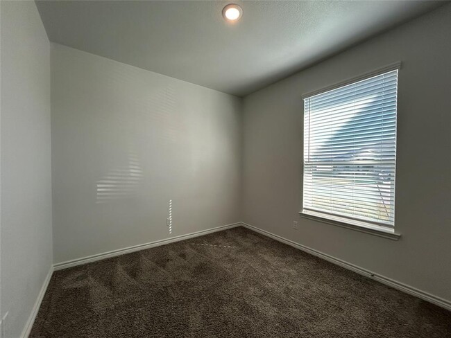 Building Photo - 2232 Hornbeam St