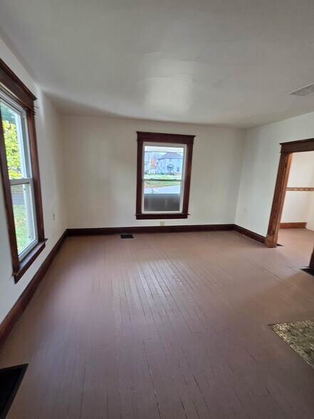 Building Photo - 409 S 3rd St