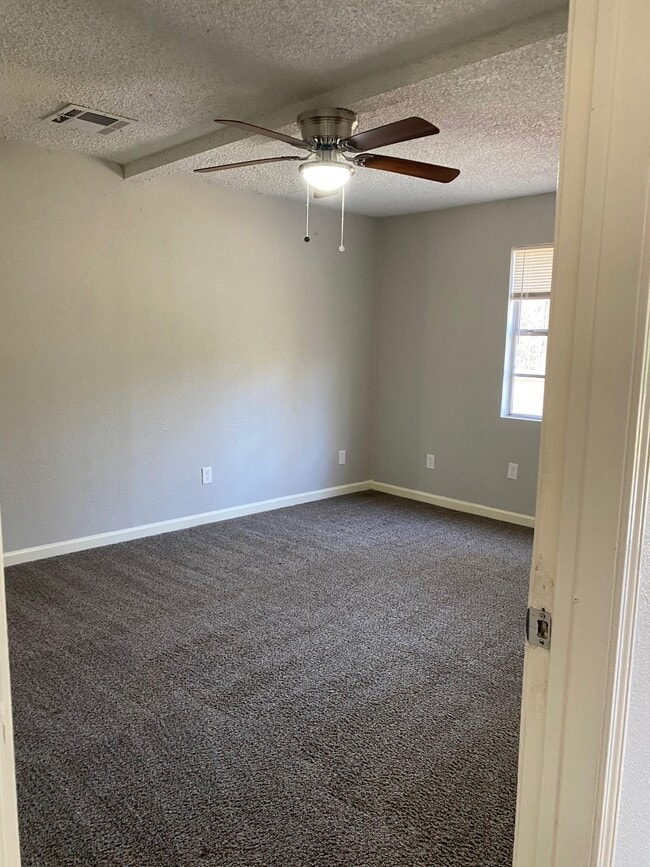 Building Photo - 2363 Virginia Ct