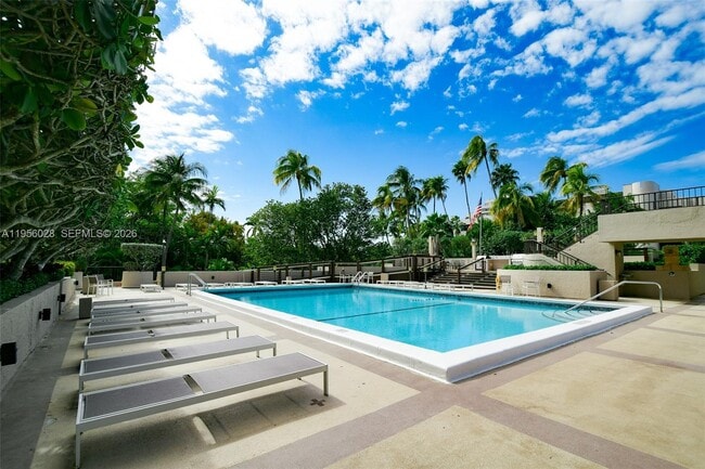 Building Photo - 251 Crandon Blvd