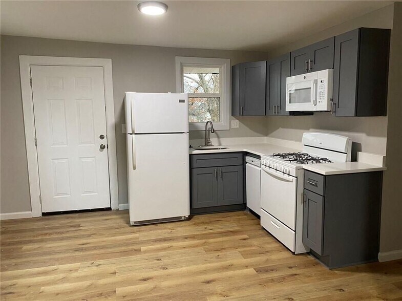 Building Photo - 951 Tilden St NW