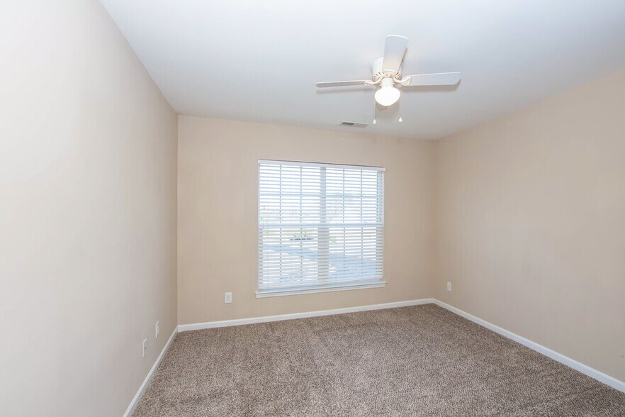 Building Photo - 7205 Sandown Ct