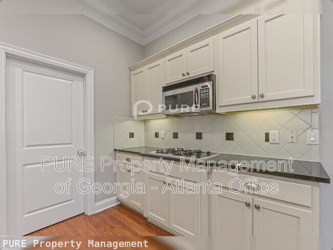 Building Photo - 410 Wilfawn Way