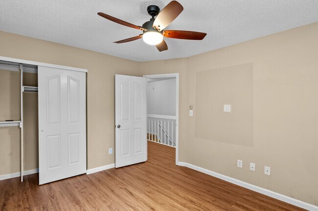 Building Photo - Stunning 2-bed condo in Virginia Beach