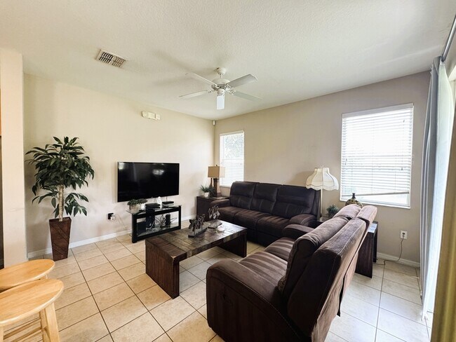 Building Photo - 3078 Seaview Castle Dr